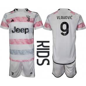Juventus Dusan Vlahovic #9 kläder Barn 2023-24 Bortatröja Kortärmad (+ korta byxor)